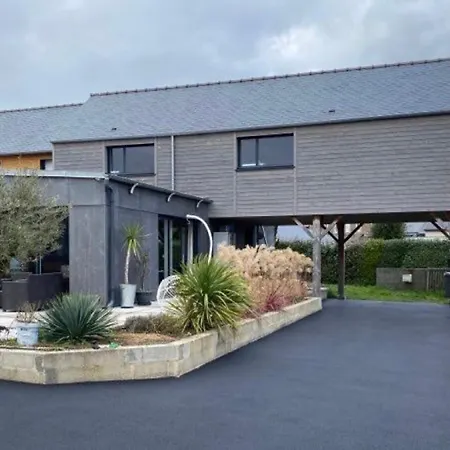 L'escapade Du Bord De Rance Holiday home